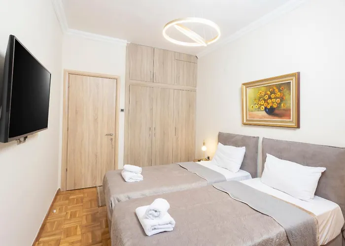 King George 32 Luxury * Салоники